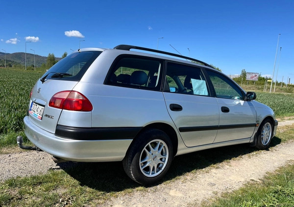 Toyota Avensis cena 7000 przebieg: 252000, rok produkcji 2001 z Bielawa małe 529